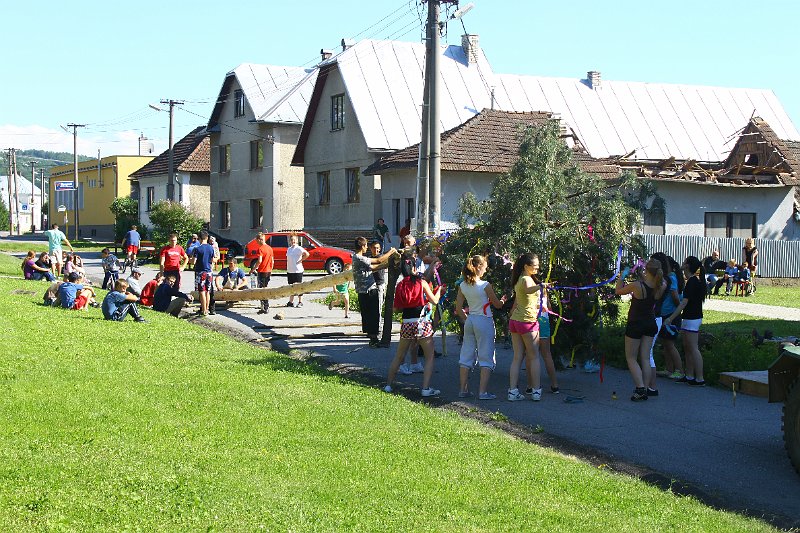 Stavanie maja (8).JPG